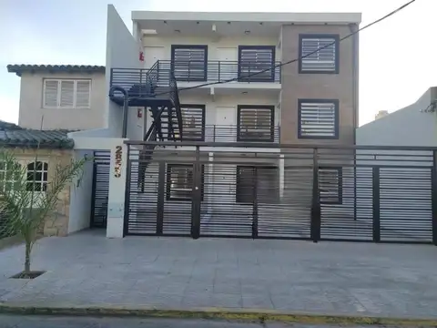 DPTO AL FRENTE CON BALCON AL CONTRAFRENTE A ESTRENAR