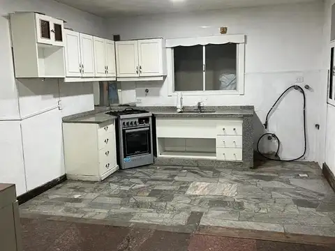 Avenida Italia e/ Luis Pereyra y Santa Fe