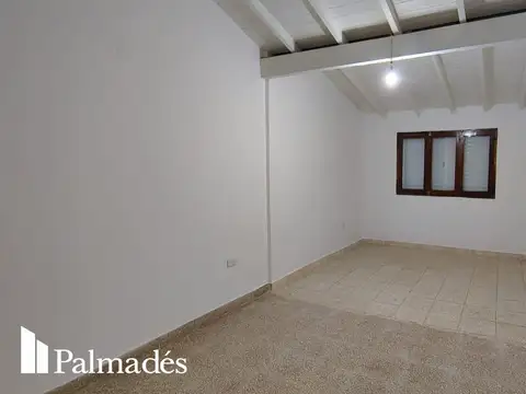 Casa en Alquiler con 1 cochera