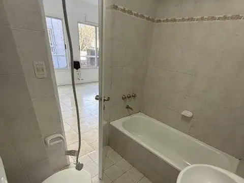 Oficina 2 ambientes con 1 baño