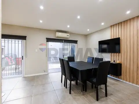Depto Tipo Casa 4 ambientes con 3 baños
