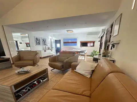 VENTA CASA 3 DORMITORIOS, 1562m2, EN COLON