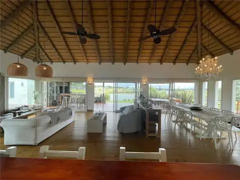 CASAS - CASA - MANANTIALES