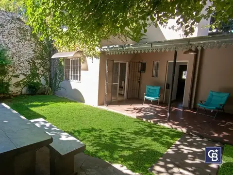 Venta de Casa 3 ambientes con patio y cochera en Lujan centro