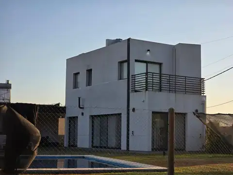 OPORTUNIDAD CASA 2 PLANTAS FINCAS DE IBARLUCEA  