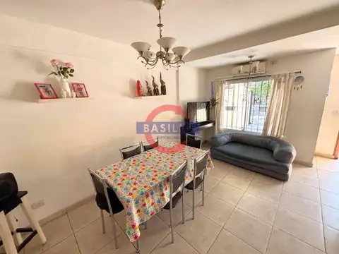 Depto Tipo Casa en Venta con 1 cocheras