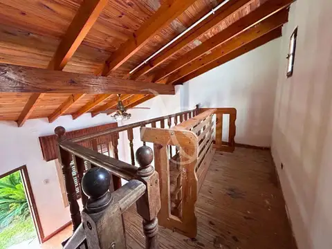 Casa en Alquiler con 1 cochera