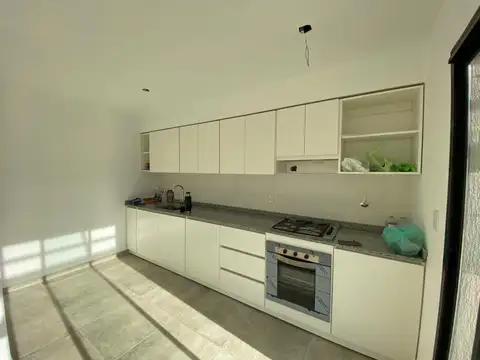 Casa 5 ambientes con 2 baños