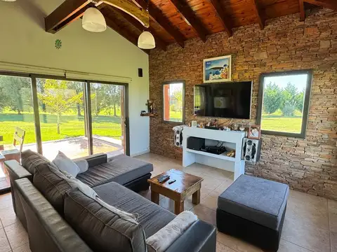 Casa 5 ambientes con 3 baños