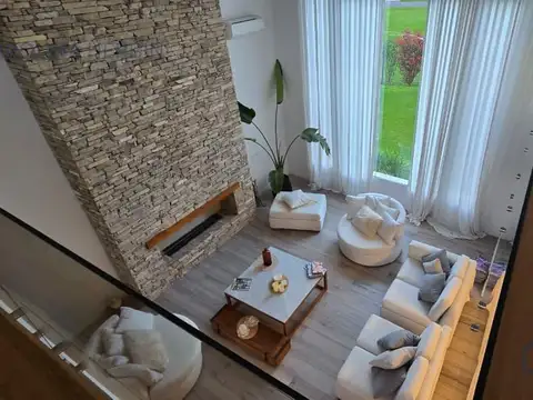 Casa en Alquiler Temporal en Bella Vista, USD 2.900
