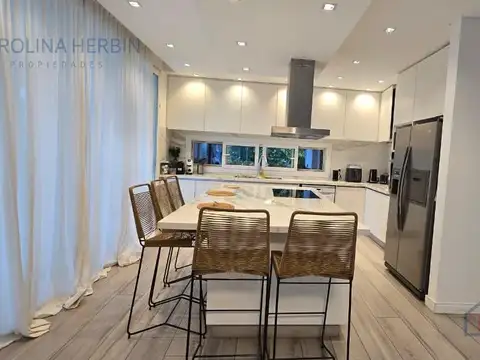 Casa 4 ambientes con 3 baños