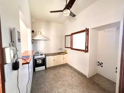 Pasaje El Trovador e/ Cuenca y Helguera