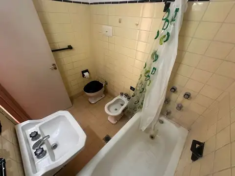 Depto Tipo Casa 3 ambientes con 2 baños