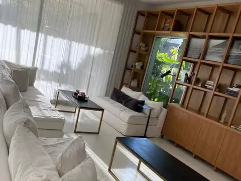 Casa en Alquiler Temporal con 2 cocheras