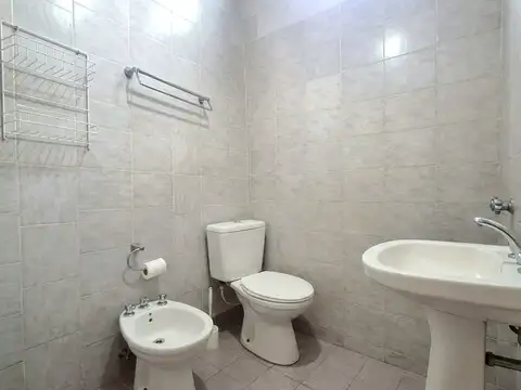 Casa 2 ambientes con 1 baño