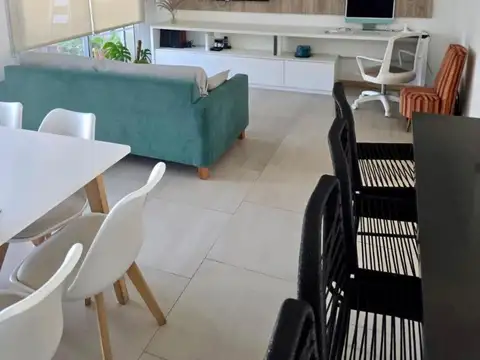 VENTA CASA TIPO  DUPLEX 4 AMBIENTES EN MIRASOLES APTO CRED