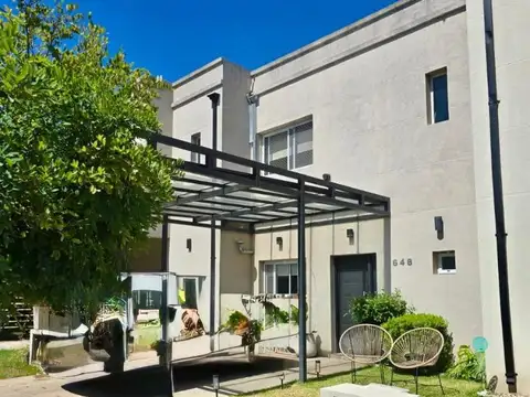 VENTA CASA TIPO  DUPLEX 4 AMBIENTES EN MIRASOLES APTO CRED