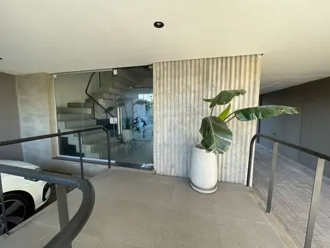 Avenida Presidente Perón 2200