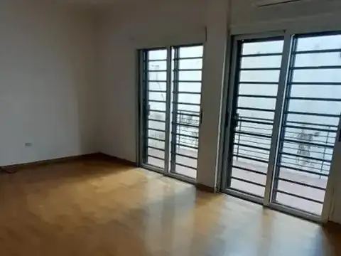 Monoambiente 41 m2 propios con Balcon y Baulera