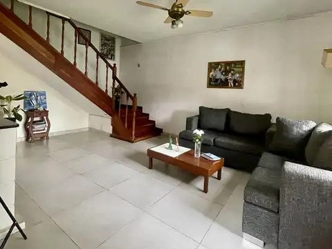 Casa 7 ambientes con 3 baños