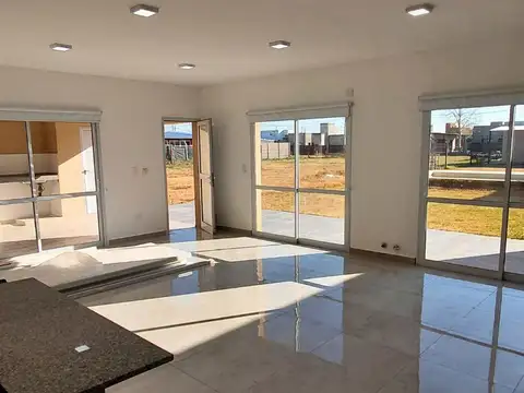 Casa en Venta en Roldan, USD 149.000