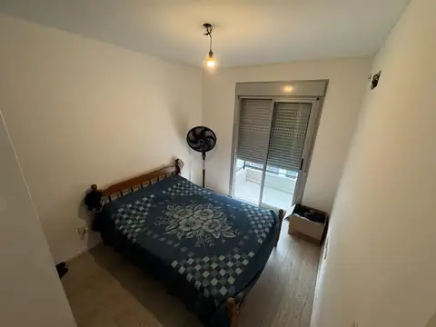 Departamento 1 dormitorio con balcón al frente