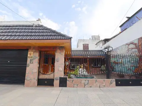 VENTA CASA 4 AMB C/ PATIO Y PILETA G. DE LAFERRERE