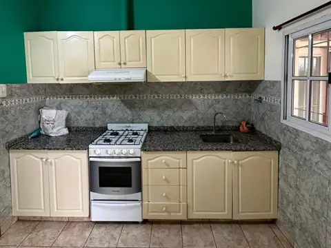 Casa en Alquiler con 1 cochera