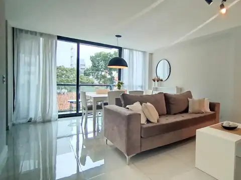 Venta Semipiso 3 ambientes con Balcón. Zona Plaza Mitre