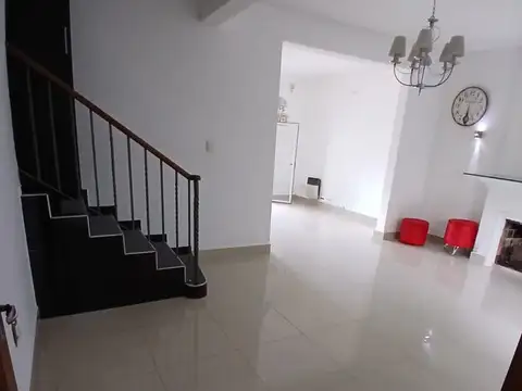 CASA 3 DORM.  QUINTA STA. ANA . CBA APTA CRÉDITO