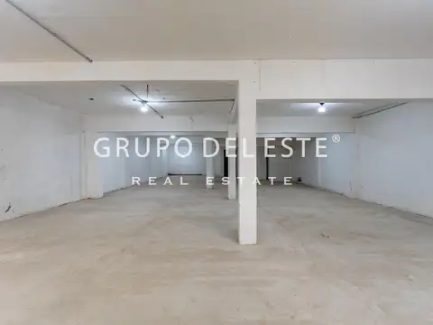Galpon en Venta en Flores, USD 790.000