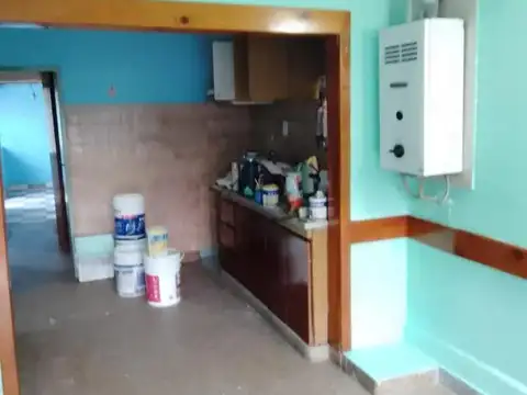 Casa 6 ambientes con 2 baños