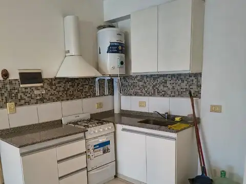 Al frente con balcón, terraza común con parrilla