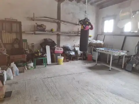 Casa en Venta con 3 cocheras