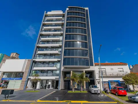 Excelente oficina en alquiler en Av. Paso y Salta