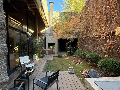 Casa 6 ambientes con 2 baños