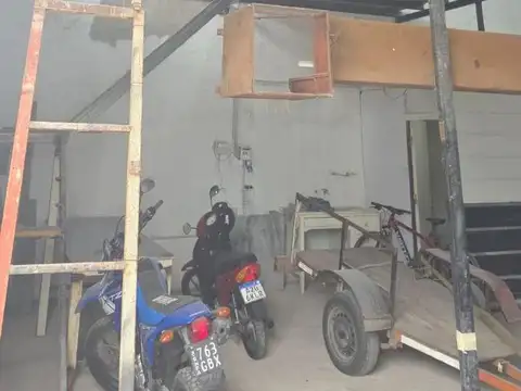 Local en Alquiler en Santa Isabel, $ 1.800.000