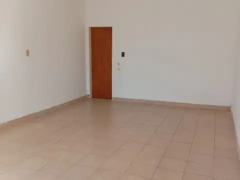 Local en Alquiler en Capitán Bermudez, $ 350.000