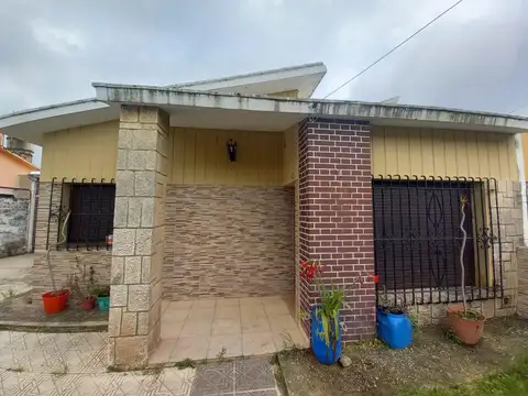 CASA  4 DORMI EN VENTA B° PARQUE VELEZ SARSFIELD APTO CREDIT