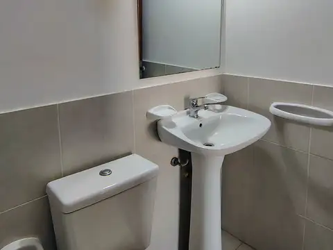 MONOAMBIENTE  CON BALCON MUY LUMINOSO