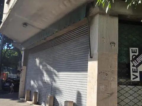 Local Comercial En Esquina  alquiler Balvanera