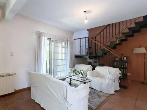 Depto Tipo Casa en Venta 50 años