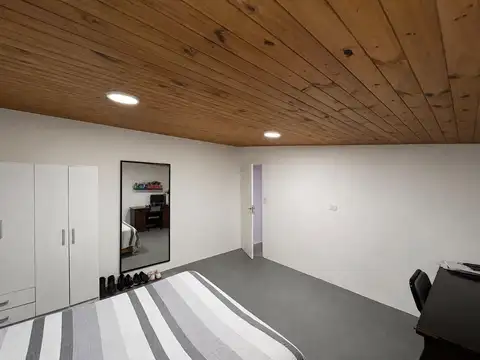 Casa 7 ambientes con 2 baños