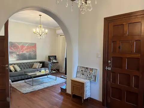Casa en Venta con 3 cocheras