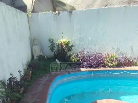 Casa 5 ambientes con 4 baños