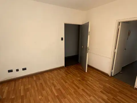 AV. Directorio 2300, Piso 1