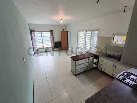 Casa 3 ambientes con 1 baño