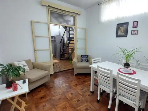 Depto Tipo Casa en Venta en Flores, USD 145.000