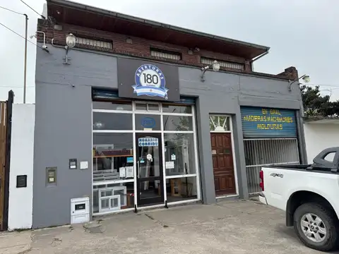 Local, Galpón y Vivienda de 4 amb con Balcon Terraza. Propiedad en Block