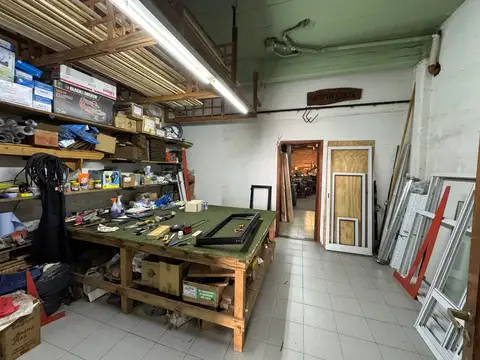 Local, Galpón y Vivienda de 4 amb con Balcon Terraza. Propiedad en Block